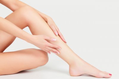 為什么脫毛廣告中的女性都在給自己光滑的腿除毛？